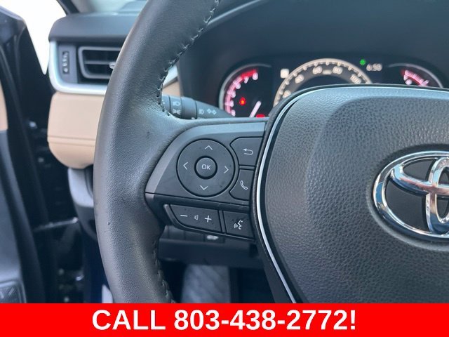 Used 2024  Toyota XLE Premium image 21