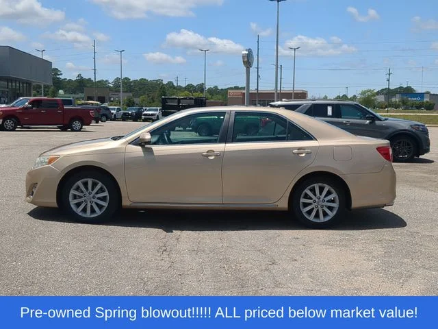 Used 2012 Beige Toyota XLE image 10