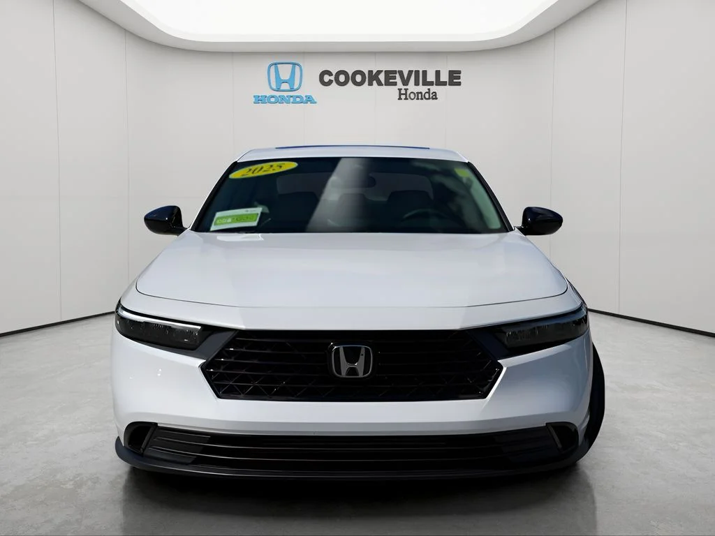 Used 2025 White Honda SE image 3