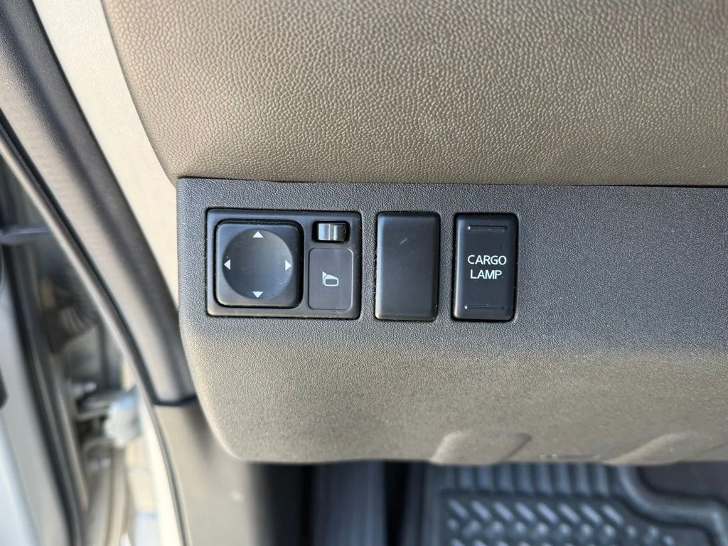 Used 2006 Silver Nissan NISMO Off-Road image 24