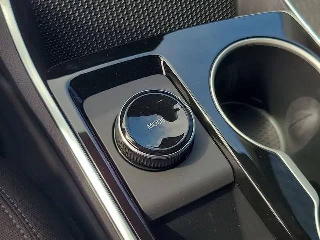New 2027 Summit White Chevrolet LT image 32