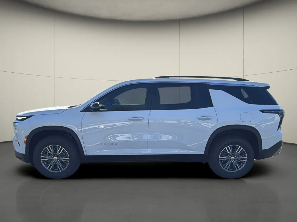 New 2027 Summit White Chevrolet LT image 4