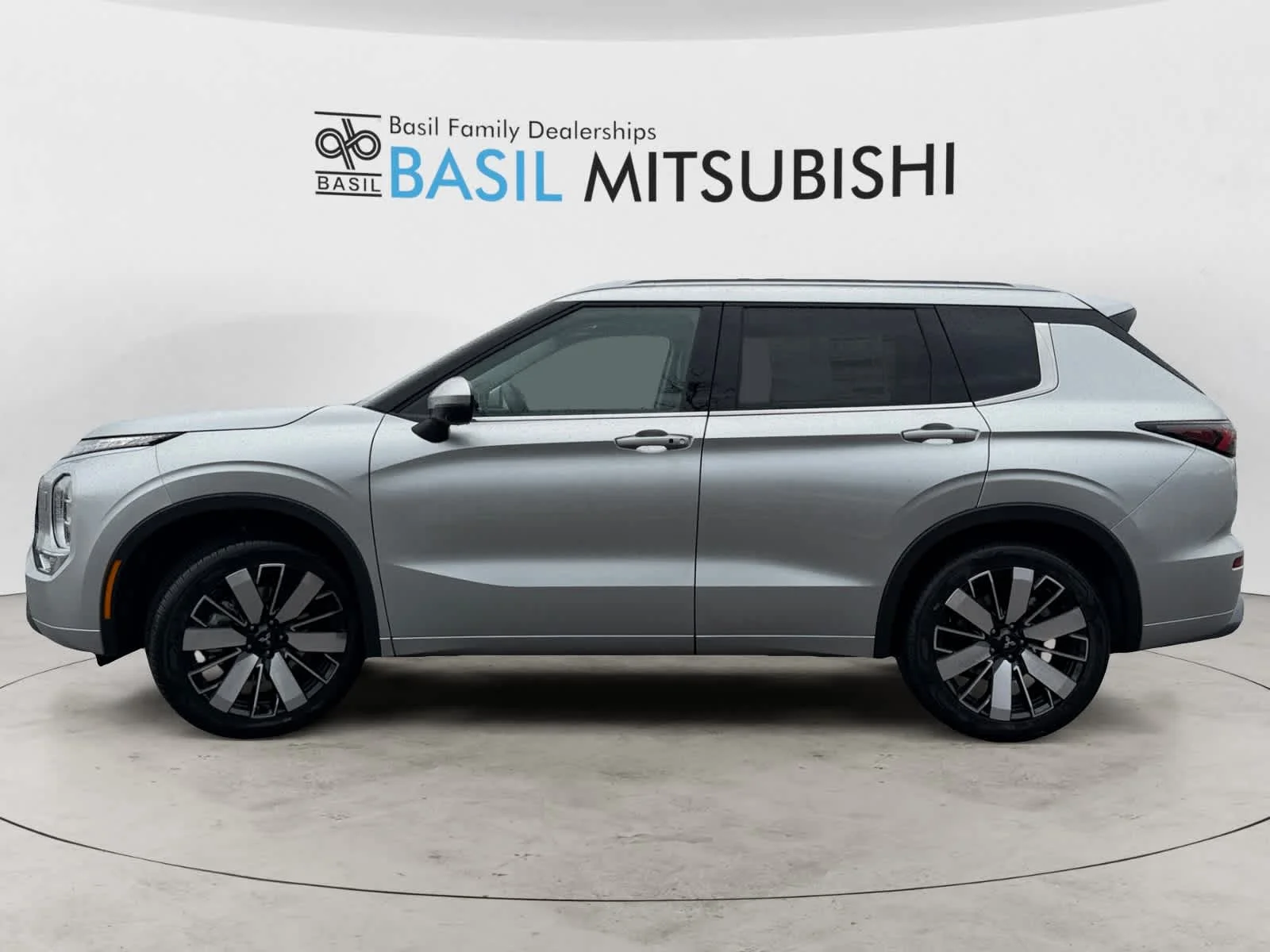 New 2026 Alloy Silver Metallic Mitsubishi SEL image 2