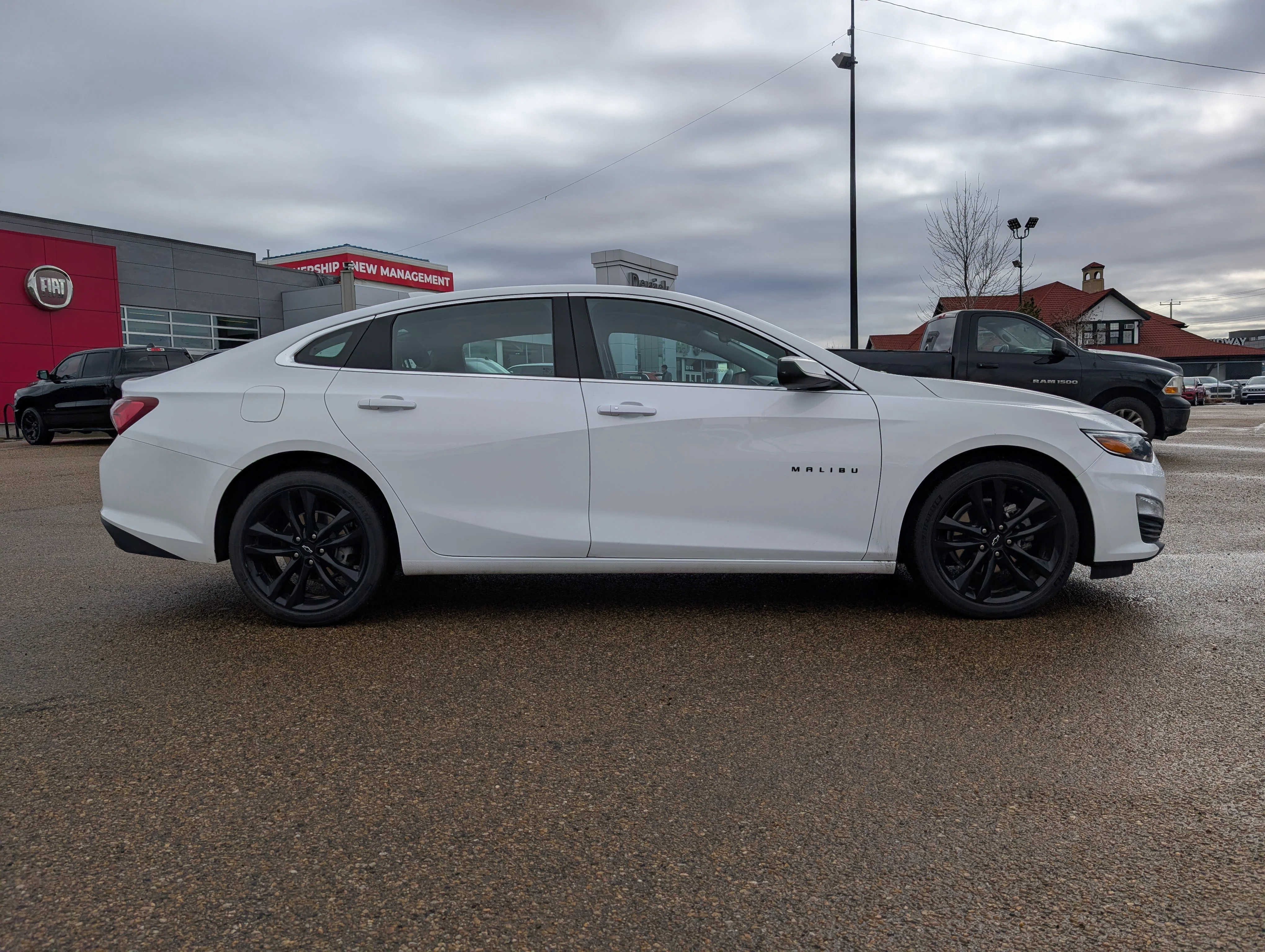 Used 2024 Summit White Chevrolet 1LT image 8