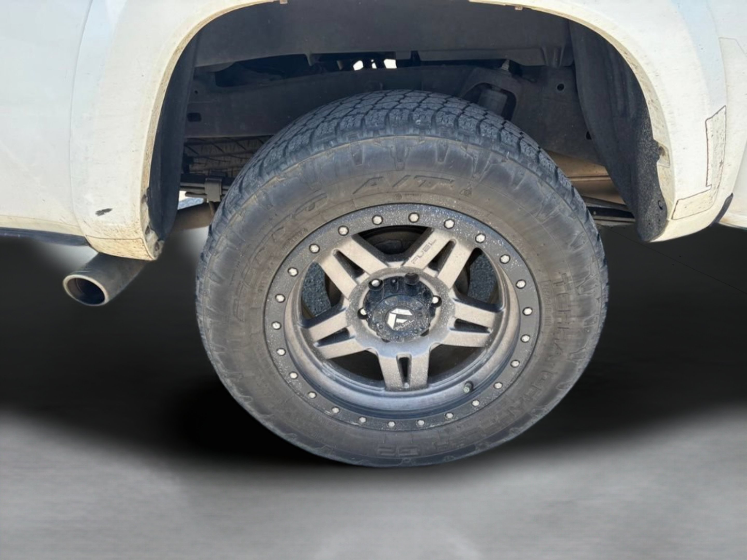 Used 2018 Super White Toyota SR5 image 30