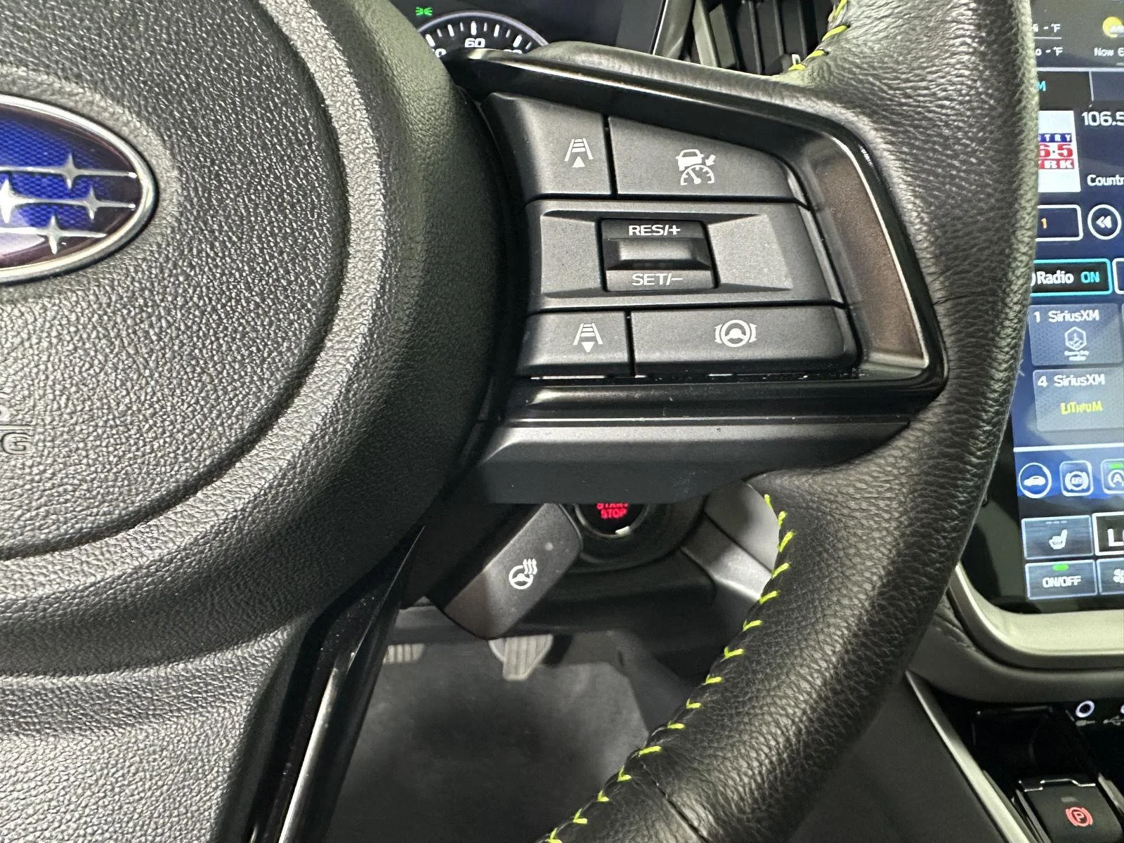 Used 2025 Crystal White Pearl Subaru Onyx Edition image 25