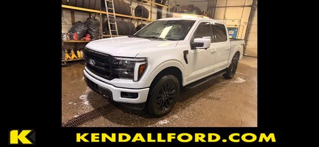 Used 2025  Ford Lariat image 1