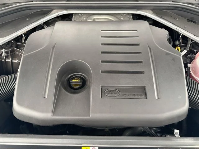 Used 2024 Gray Land Rover Dynamic SE image 33