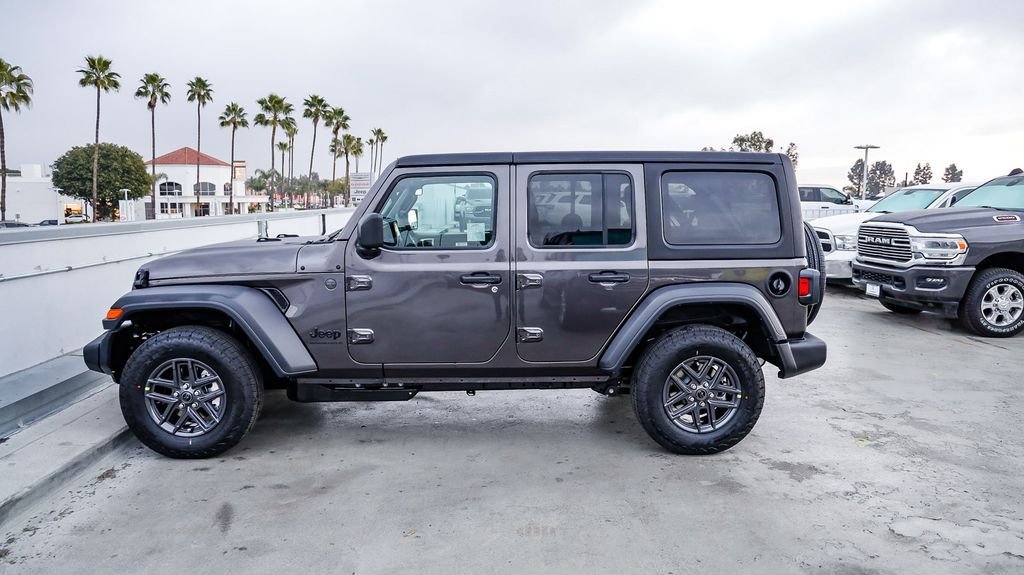 New 2026 Granite Crystal Metallic Clearcoat Jeep Sport S image 14