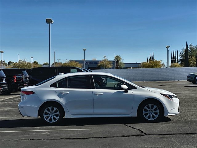 2024 Toyota Corolla LE photo 3