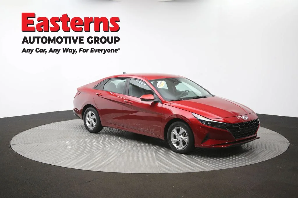 Used 2023 Red Hyundai SE image 48