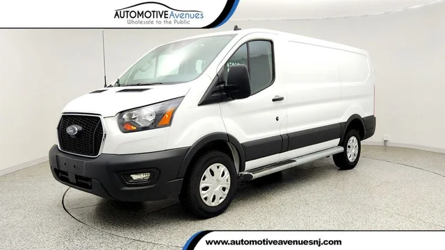 2025 Ford Transit Cargo Van T-250 130'' Low Rf 9070 GVWR RWD w/ Exterior Upgrade Pkg