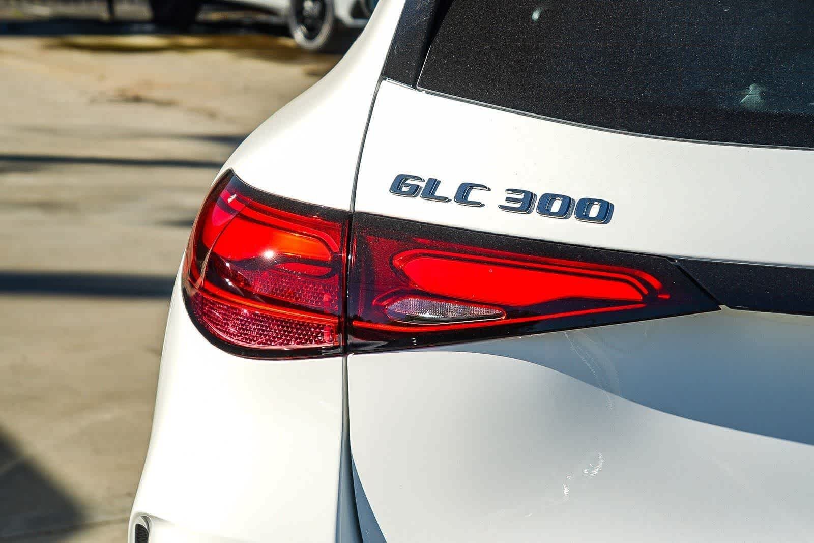 New 2026 Polar White Mercedes-Benz GLC 300 image 7