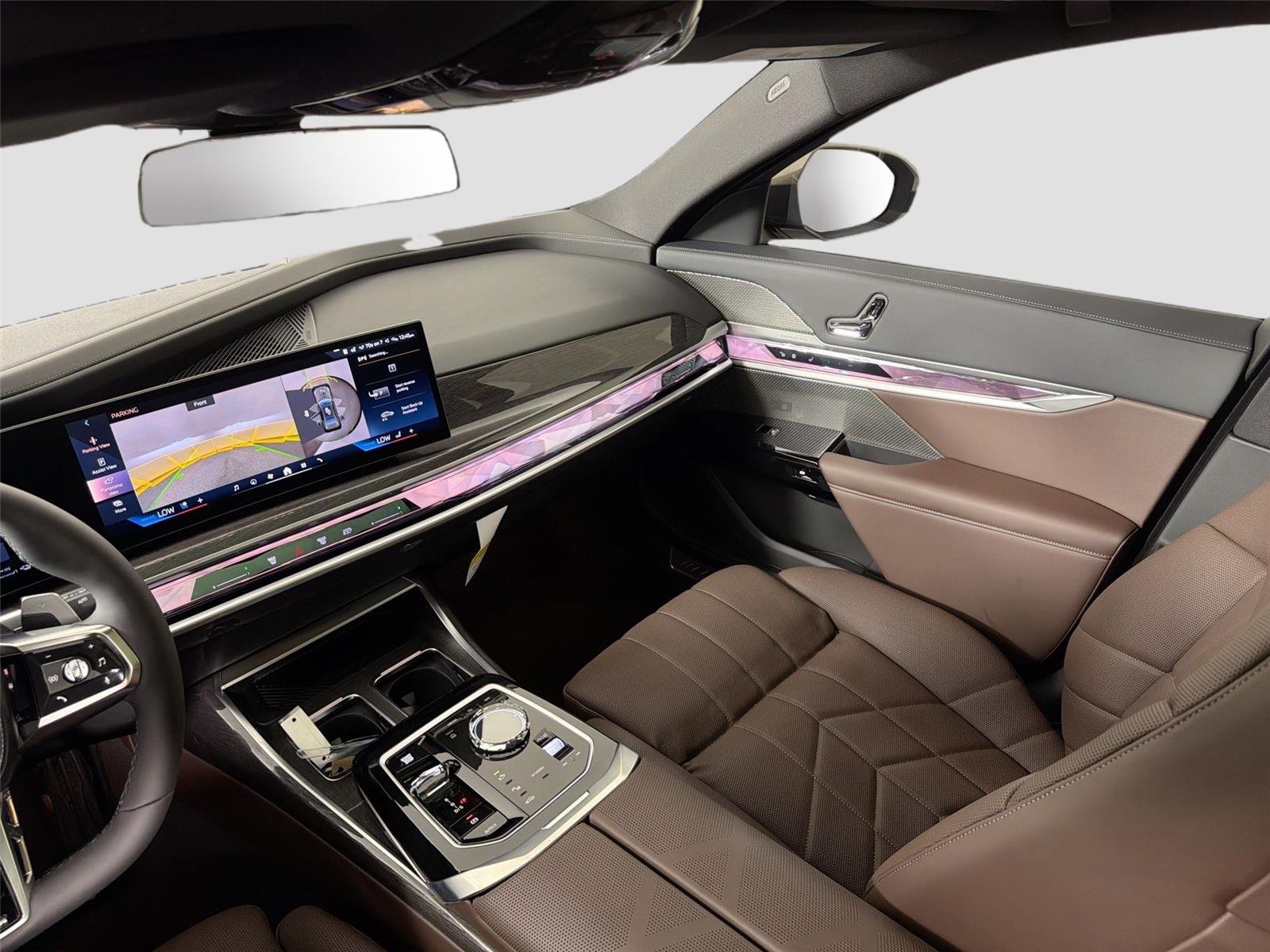 New 2026 Oxide Grey Metallic BMW 750e xDrive image 20