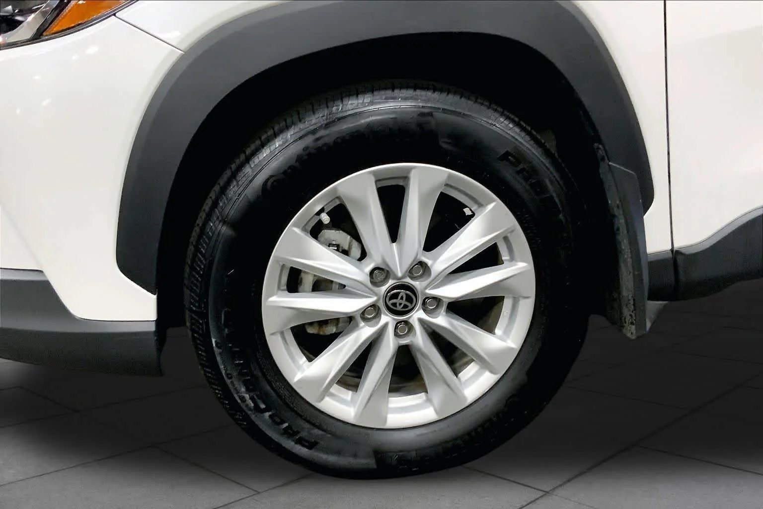 Used 2024 Wind Chill Pearl Toyota LE image 11