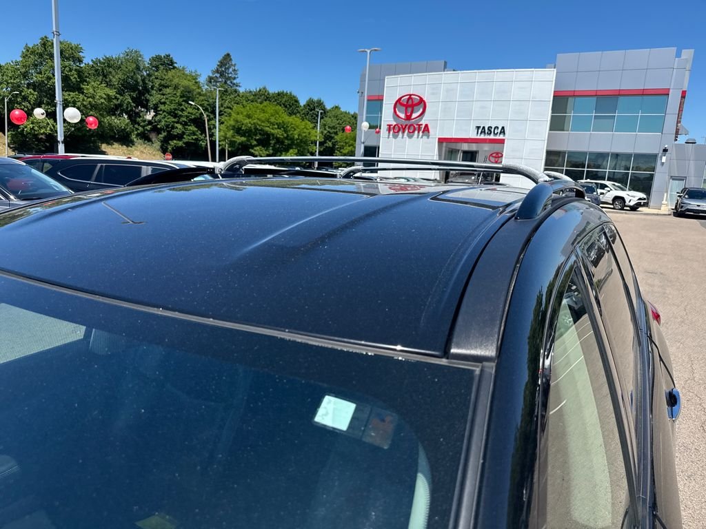 Used 2018 Black Nissan SL image 47