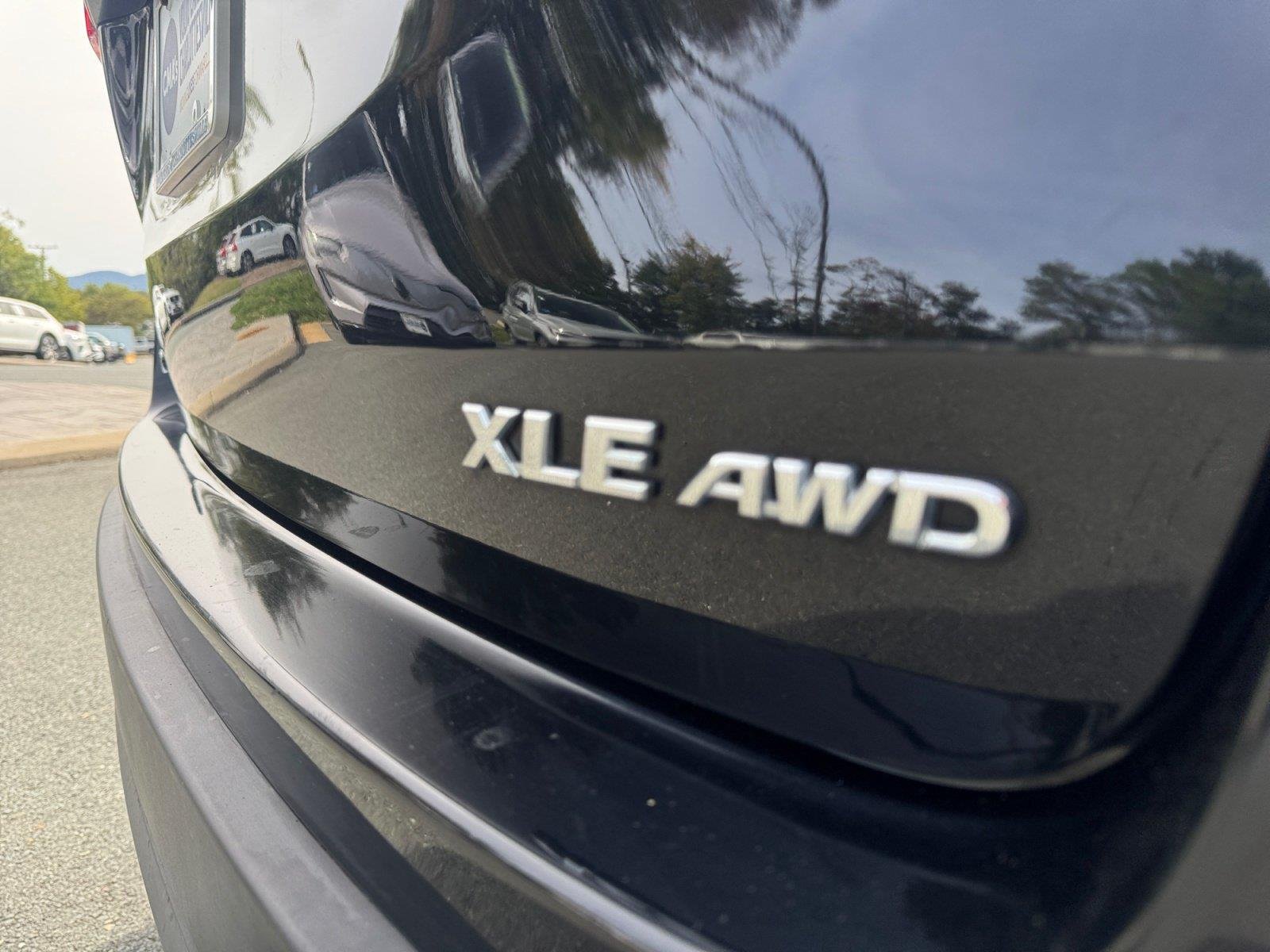 Used 2017 Midnight Black Metallic Toyota XLE image 16