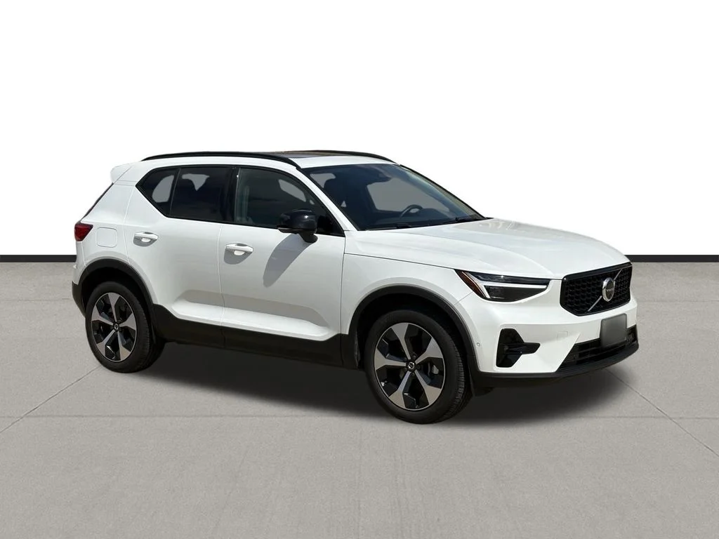 Certified Used 2026 Crystal White Volvo Plus image 3