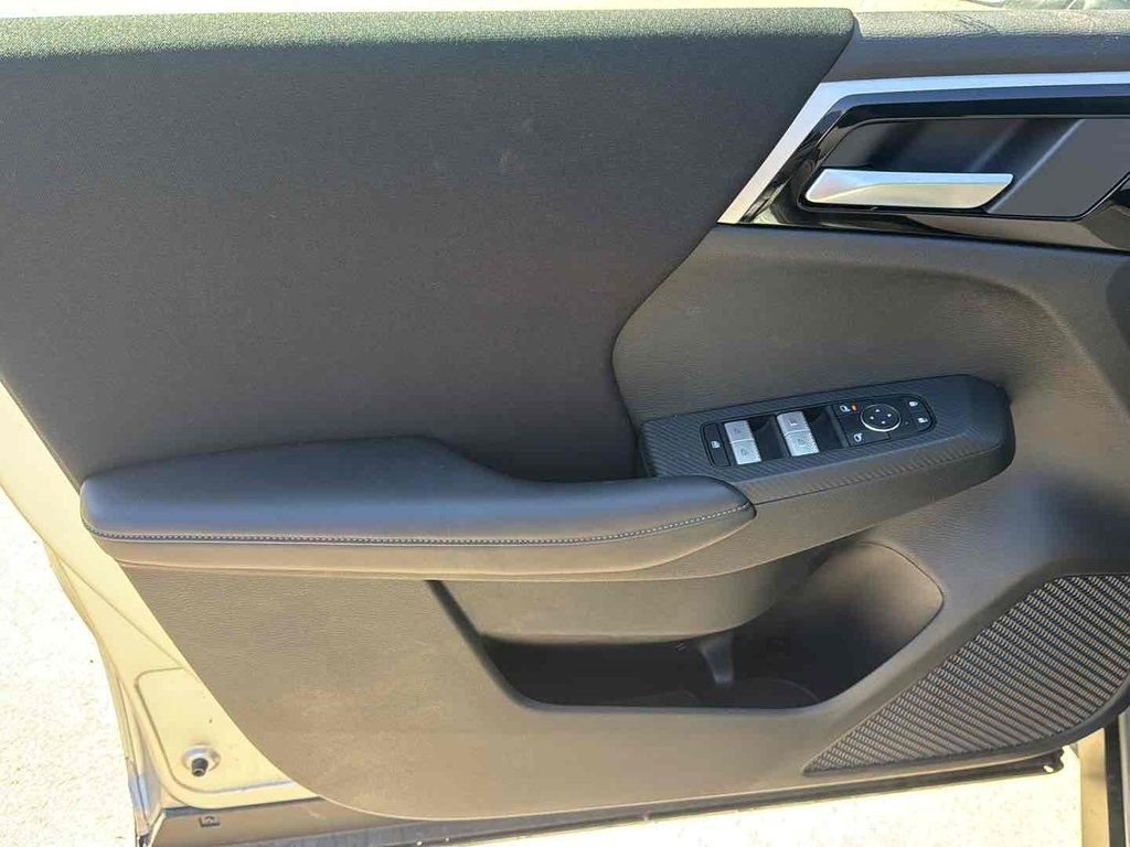 Used 2024 Gray Mitsubishi ES image 26