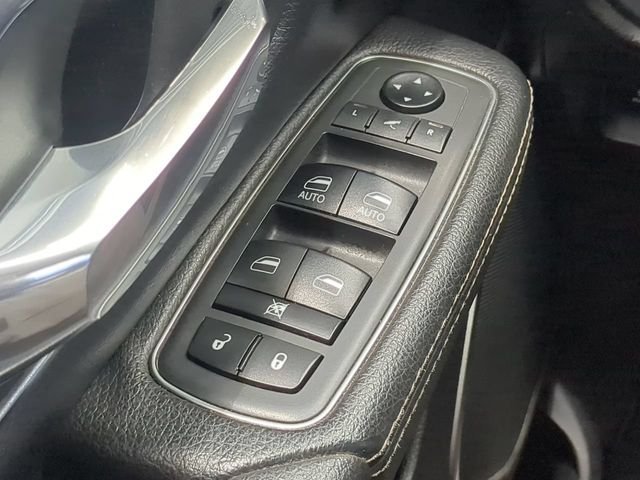 Used 2019 Black Ram Laramie image 31