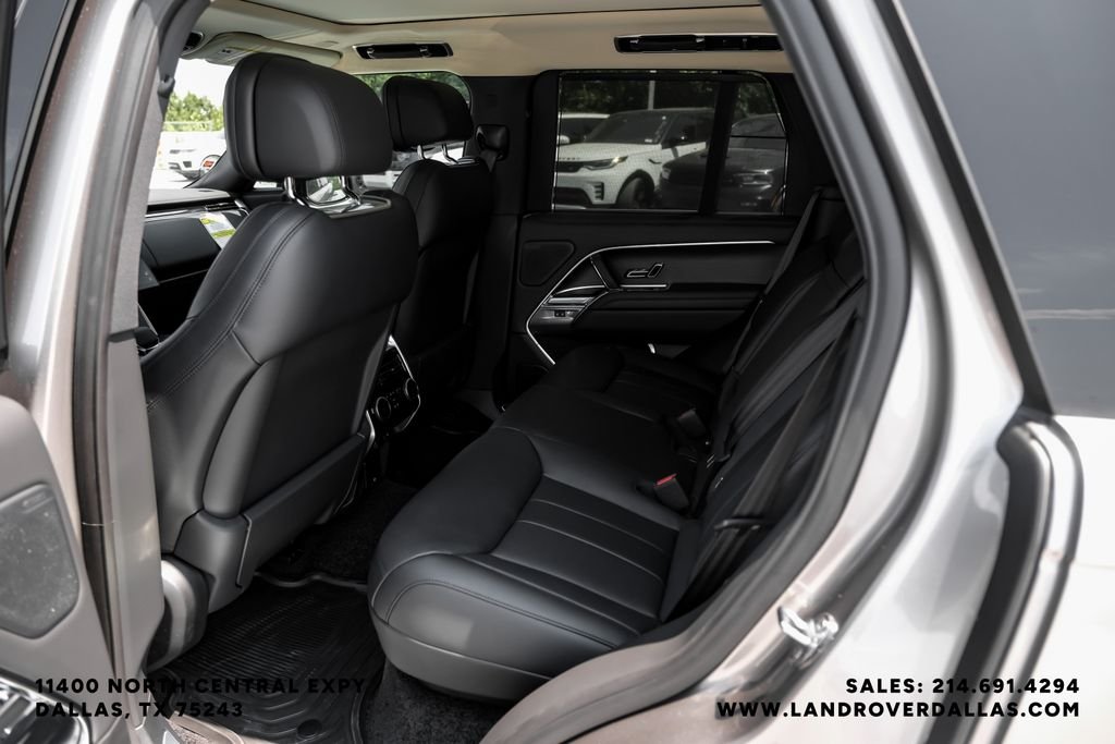 New 2026 1le Land Rover SE image 26