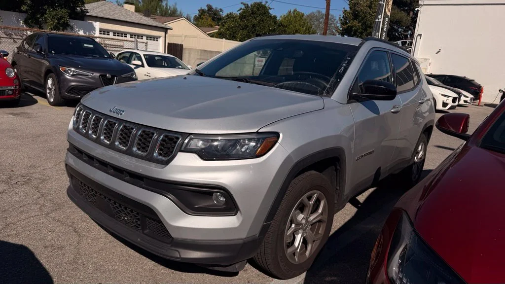 Used 2024 Silver Jeep Latitude image 2