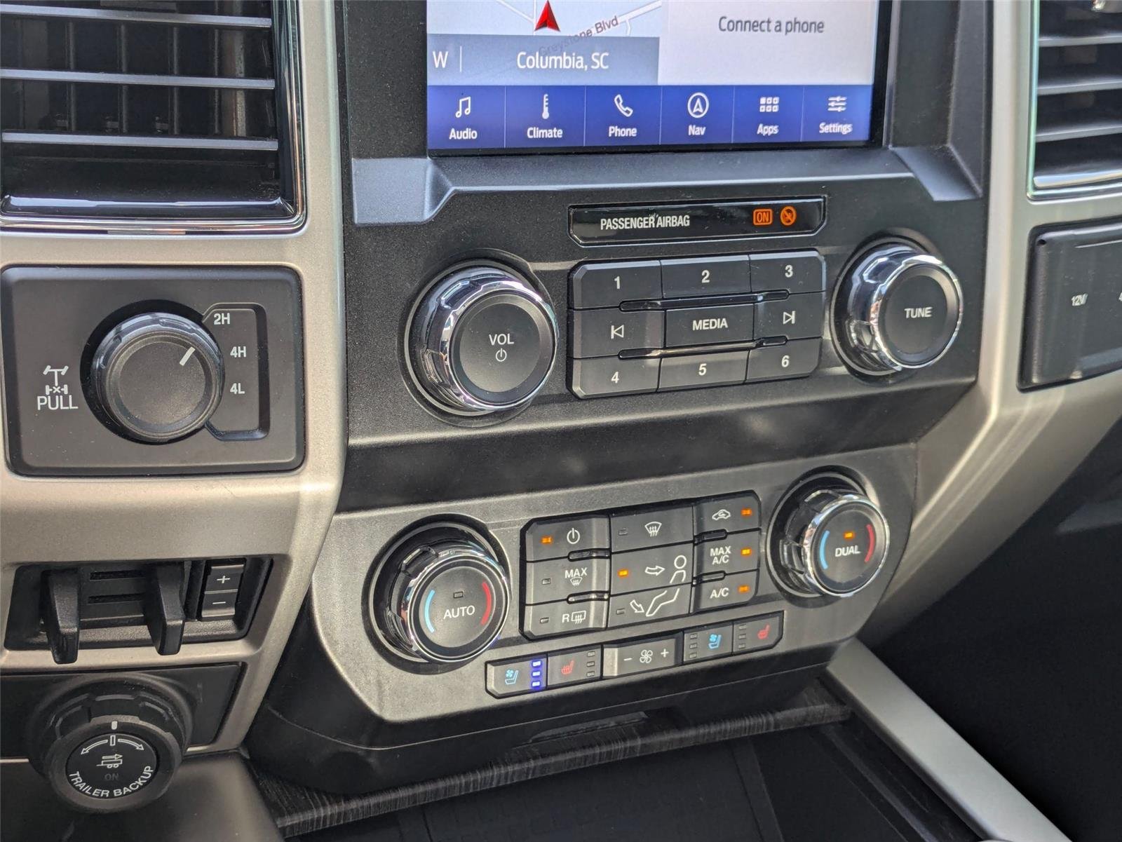 Used 2020 Iconic Silver Metallic Ford LARIAT image 23