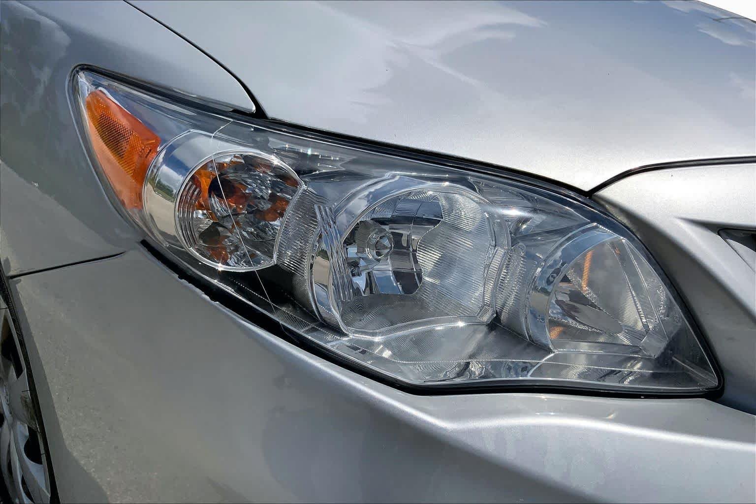 Used 2013 Classic Silver Metallic Toyota L image 26