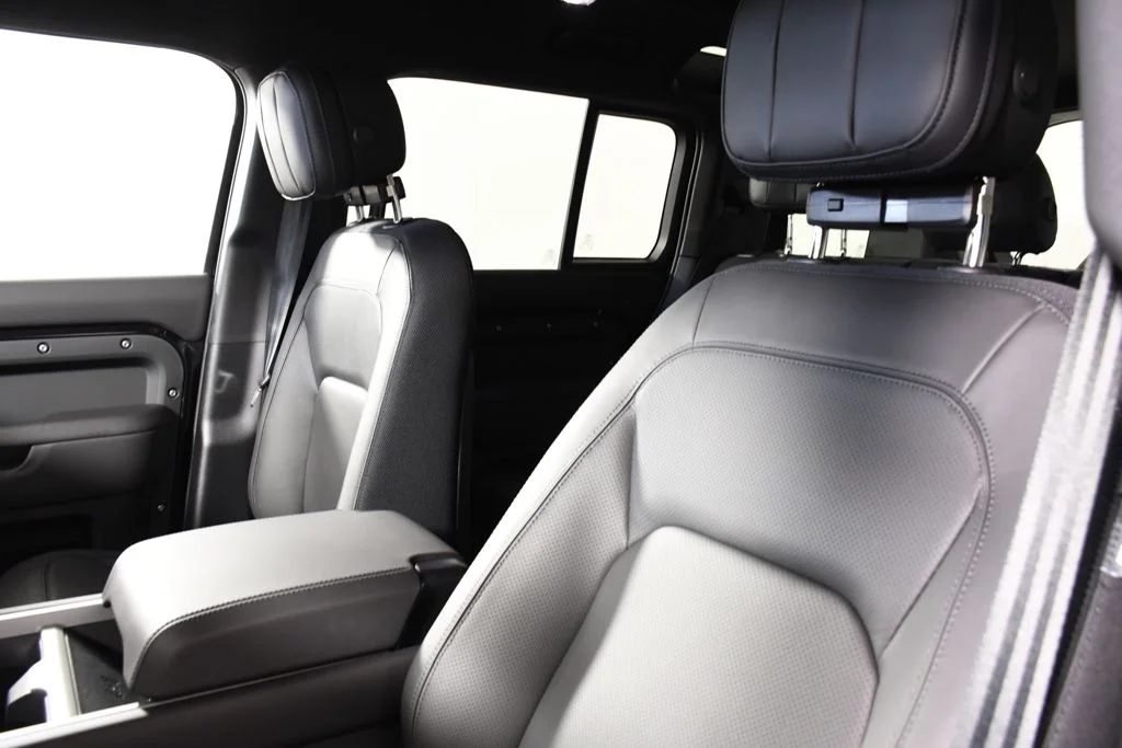 New 2026 Santorini Blk Land Rover X image 17