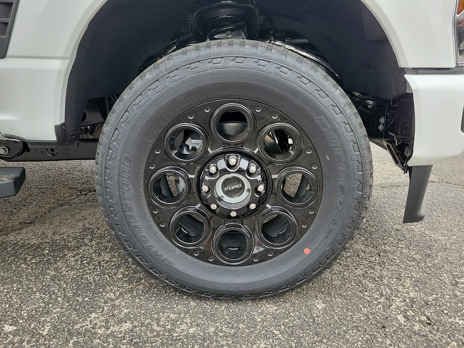 New 2026 Star White Metallic Tri-Coat Ford F-250&reg; Lariat&reg; image 7