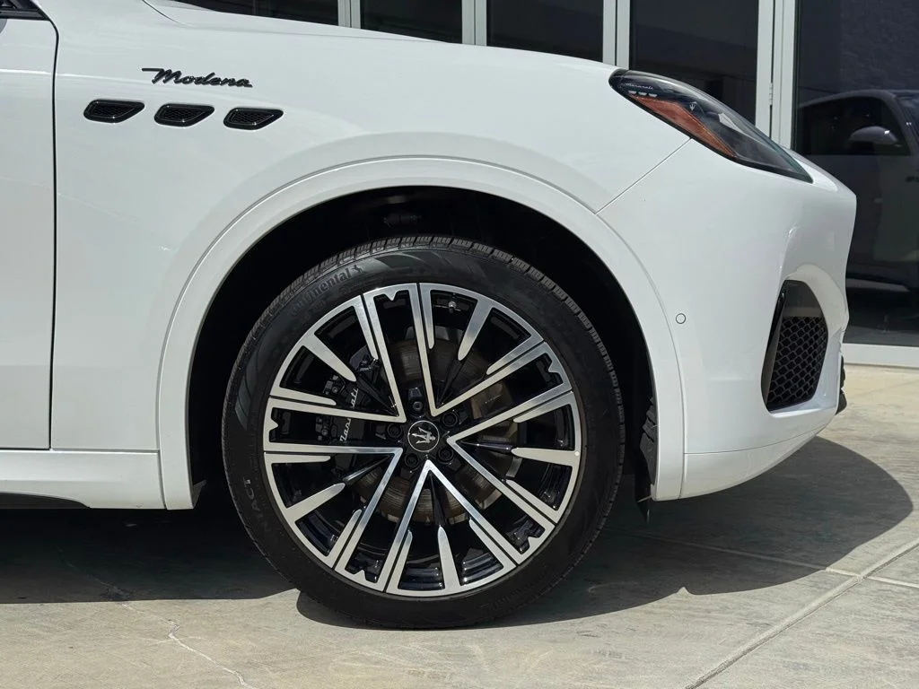 Used 2025 Bianco Maserati Modena image 10
