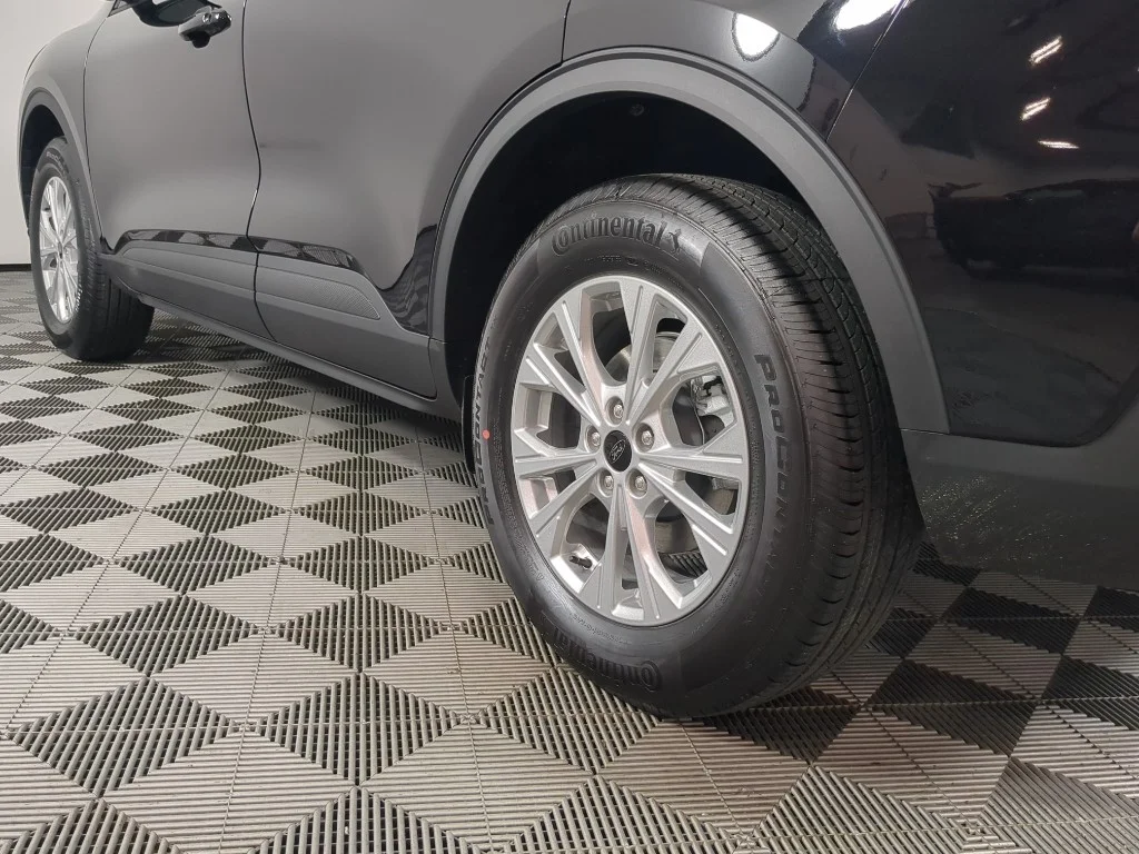 New 2026 Agate Black Metallic Ford Active® image 5