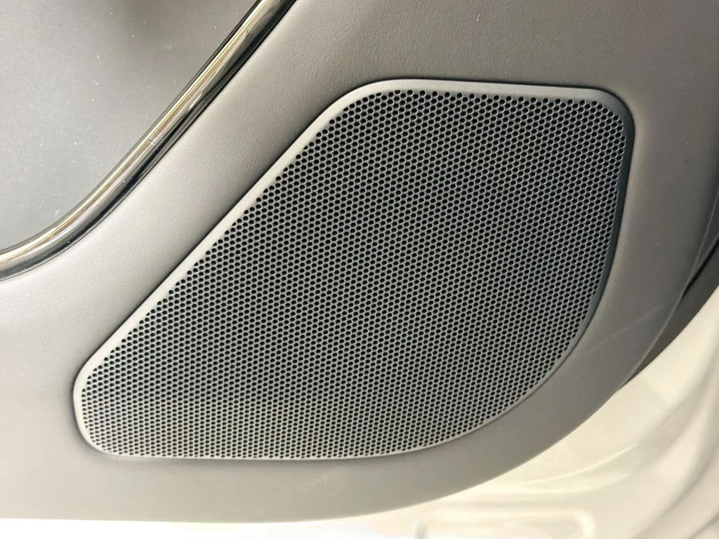New 2026 Borasco Grey Land Rover Dynamic SE image 19