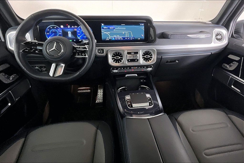 2025 Mercedes-Benz G-Class G580 - Photo 13