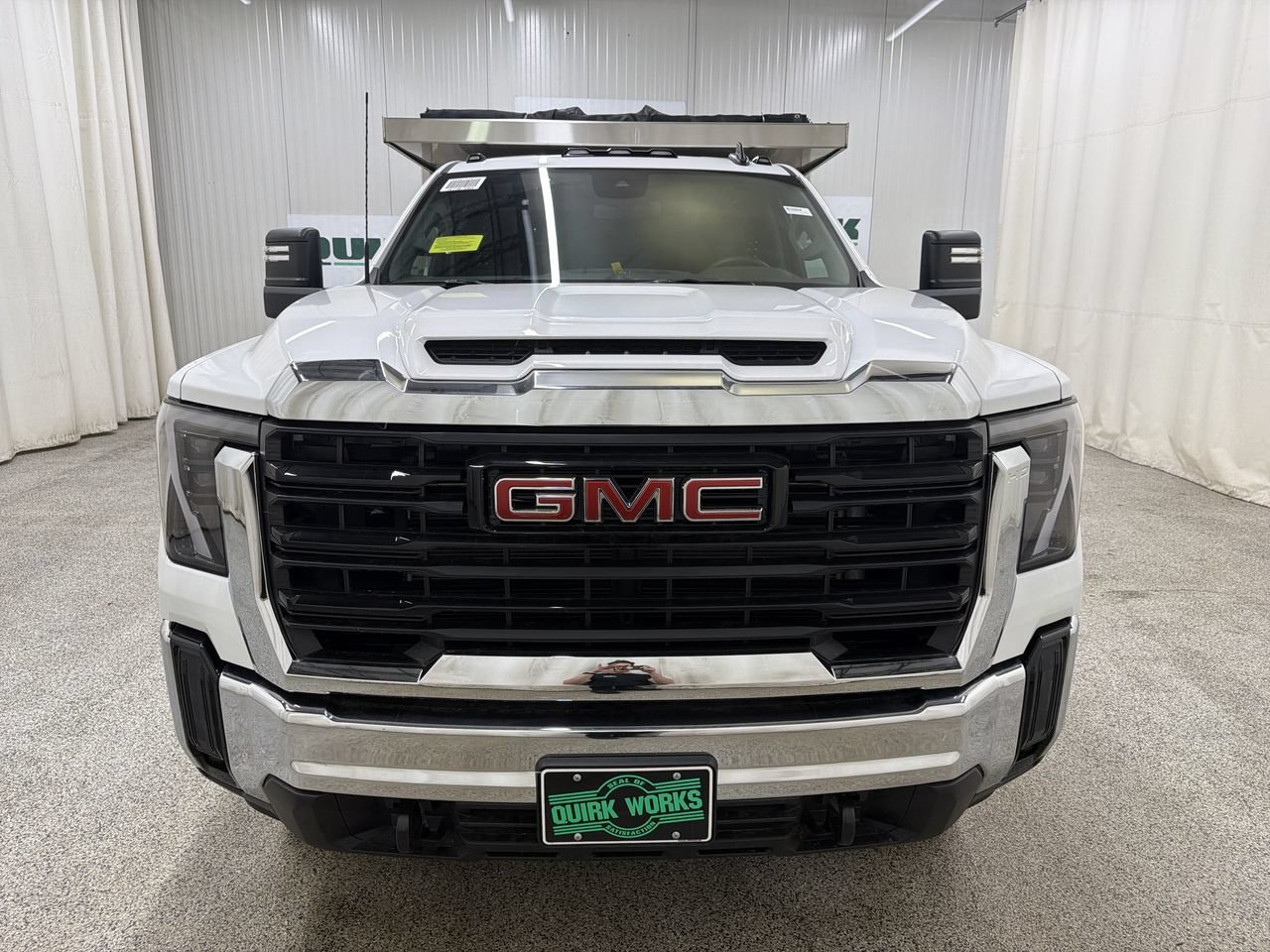 2026 GMC Sierra 3500 Chassis Cab Pro - Photo 2
