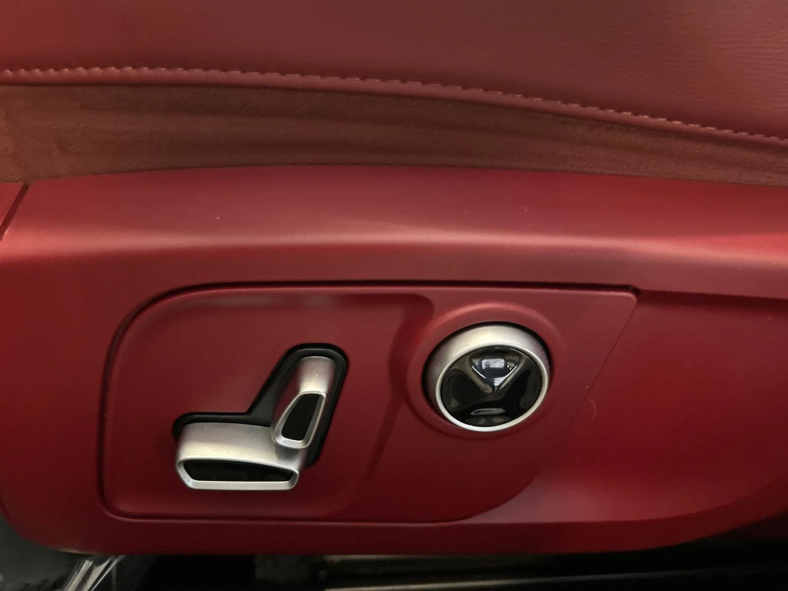 Used 2022 Nero Ribelle Metallic Maserati Modena Q4 image 21