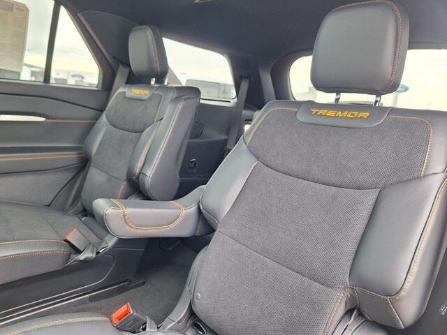 New 2026 Carbonized Gray Metallic Ford Tremor® image 29