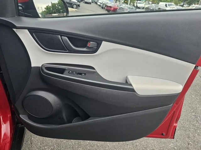 Used 2022 Pulse Red Hyundai SE image 12