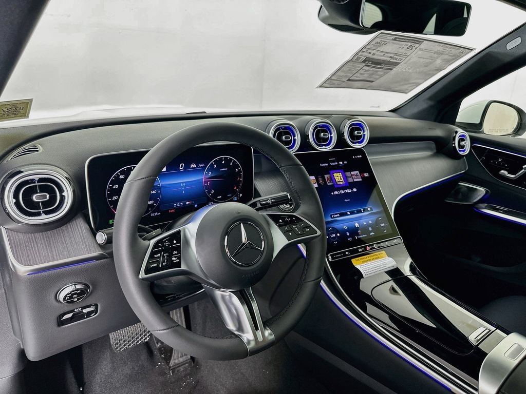 New 2026 Polar White Mercedes-Benz GLC 300 image 9