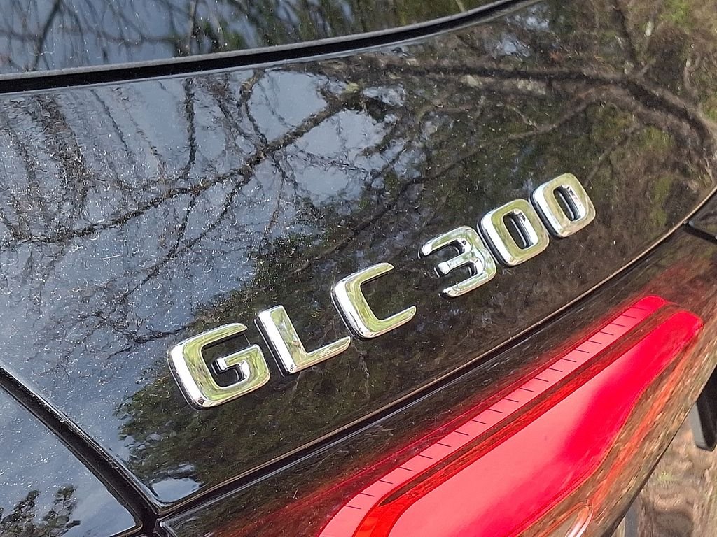 New 2026 Black Mercedes-Benz GLC 300 image 20
