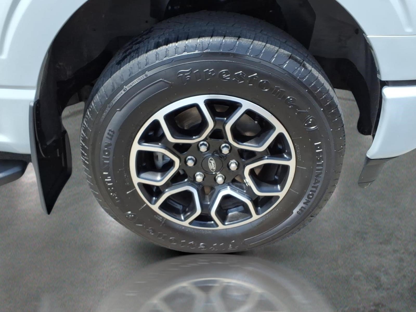 Used 2023 Avalanche Ford XLT image 10