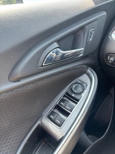 Used 2016 IRIDESCENT PEARL TRICOAT Chevrolet LT image 20