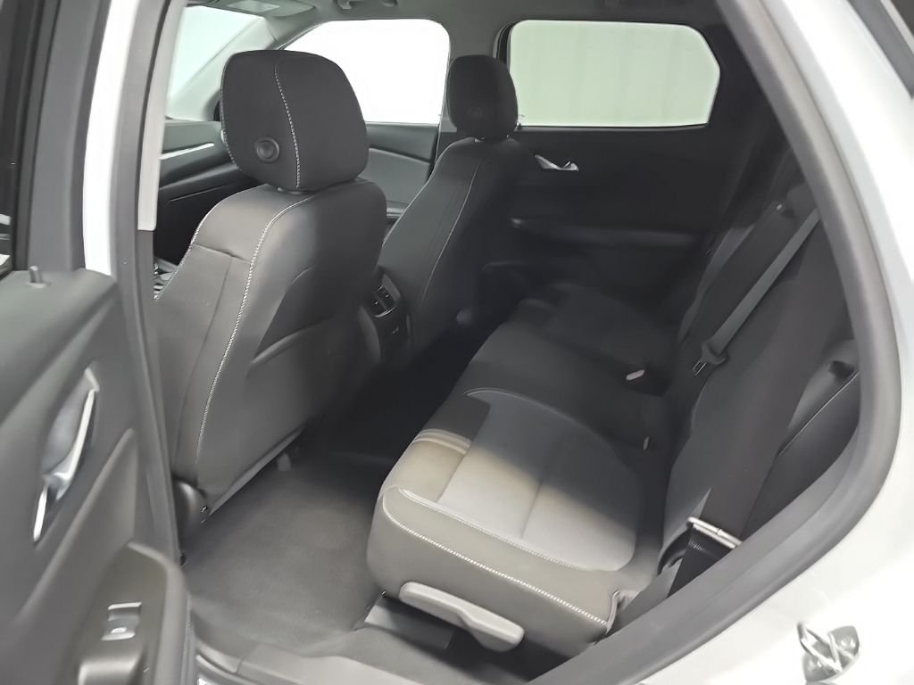 Used 2023 Summit White Chevrolet LT image 31