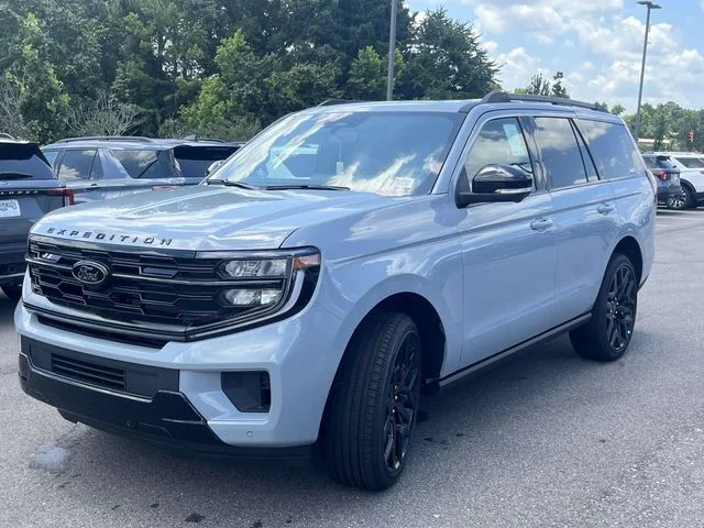 New 2026 Gray Ford Platinum image 5