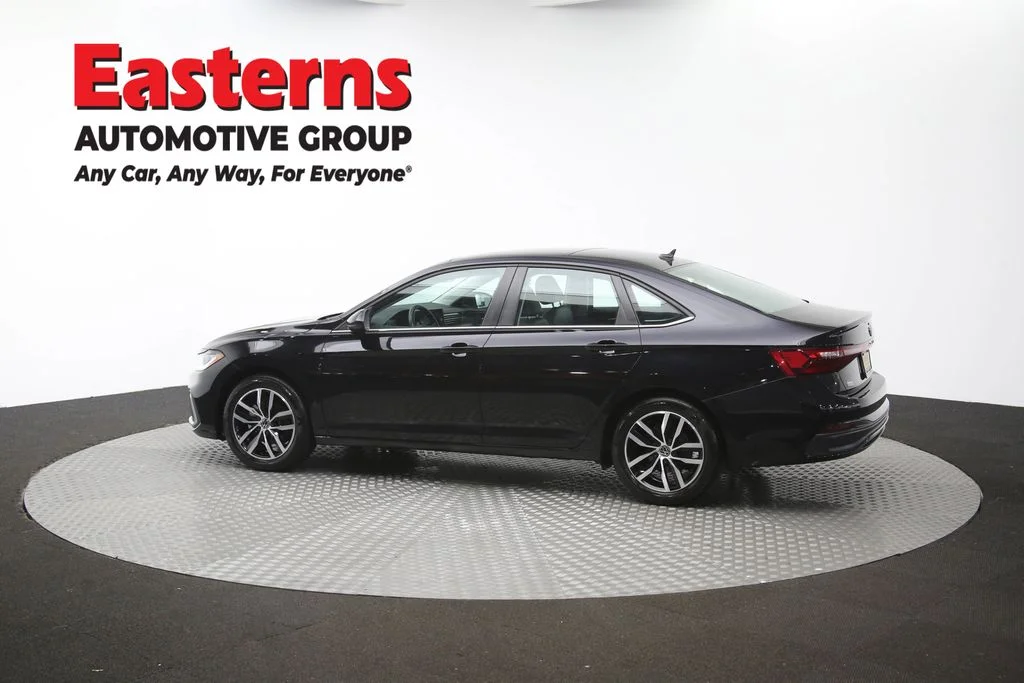 Used 2025 Black Volkswagen 1.5T SE image 62