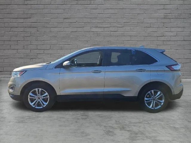 Used 2018 Gold Ford SEL image 2