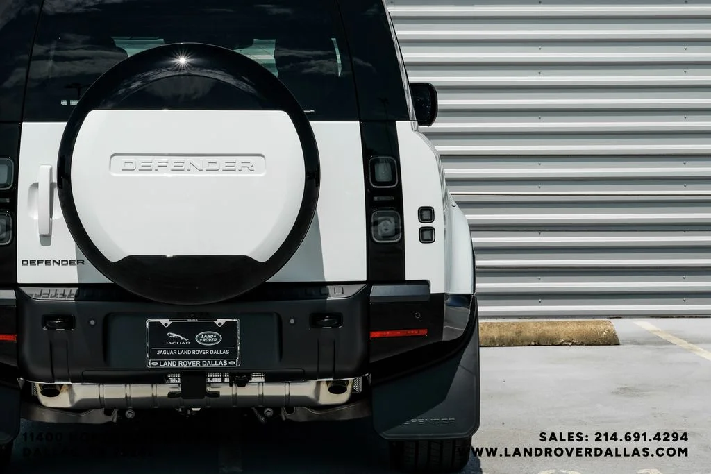 New 2026 Fuji White Land Rover X-Dynamic SE image 51