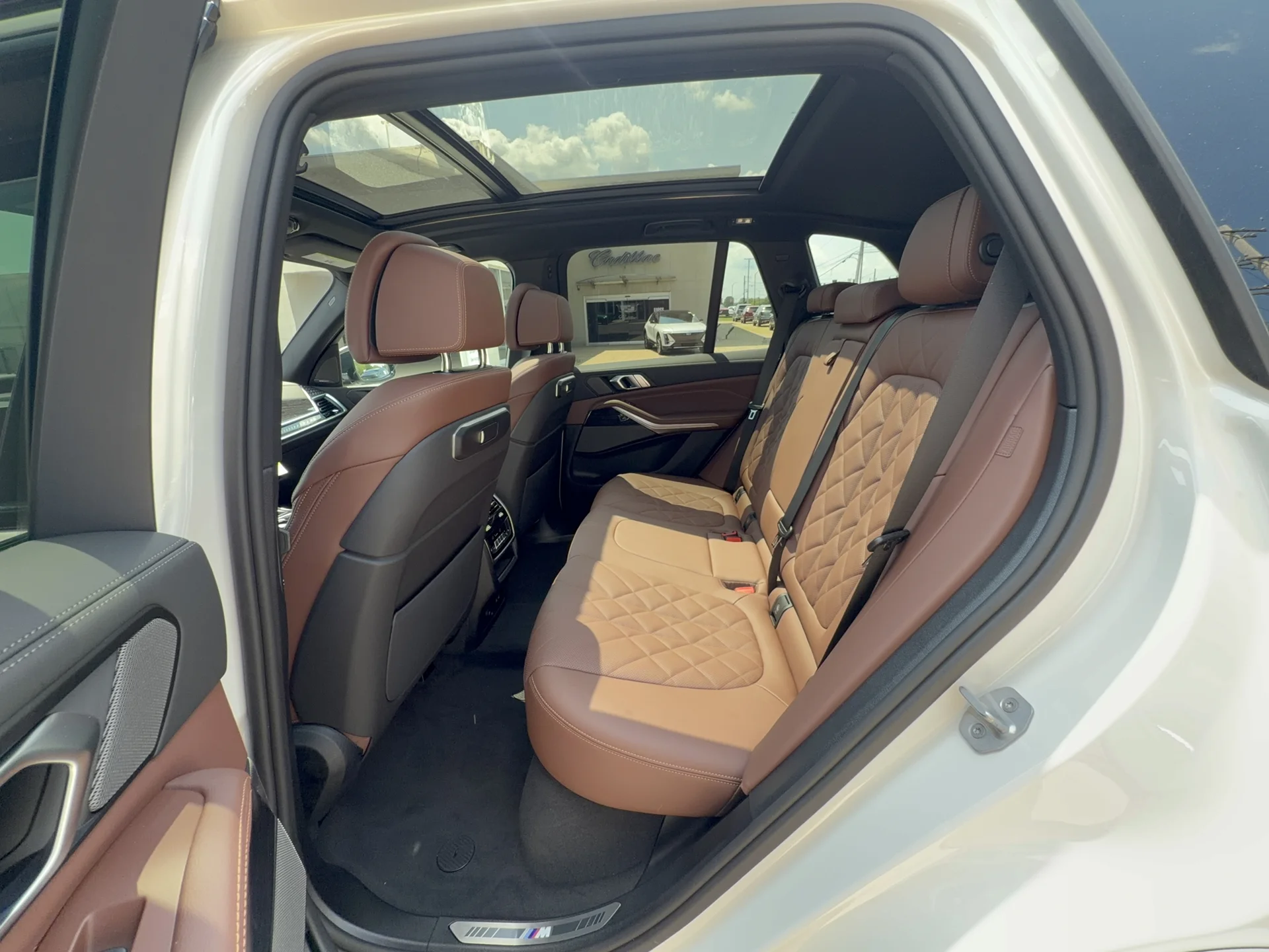 New 2026 Mineral White Metallic BMW xDrive40i image 28