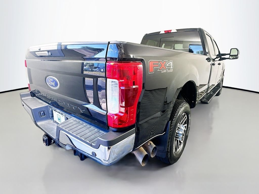 Used 2019 Black Metallic Ford Lariat image 5