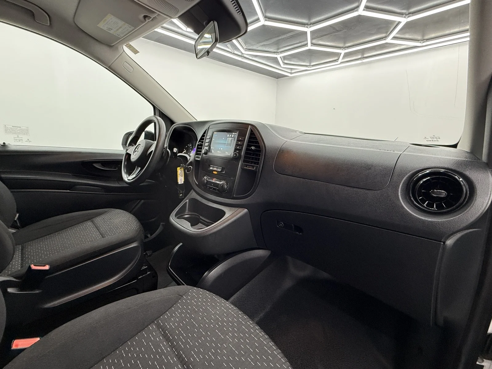 Used 2022 Arctic White Mercedes-Benz  image 31